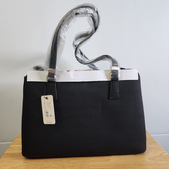 NWT Guess, Lyndi, Small Triple Compartment Girlfriend Satchel - Picture 3 of 7